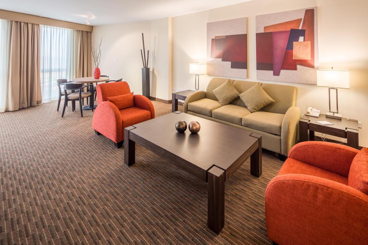 Crowne Plaza Monterrey Aeropuerto By Ihg Hotel Exterior photo